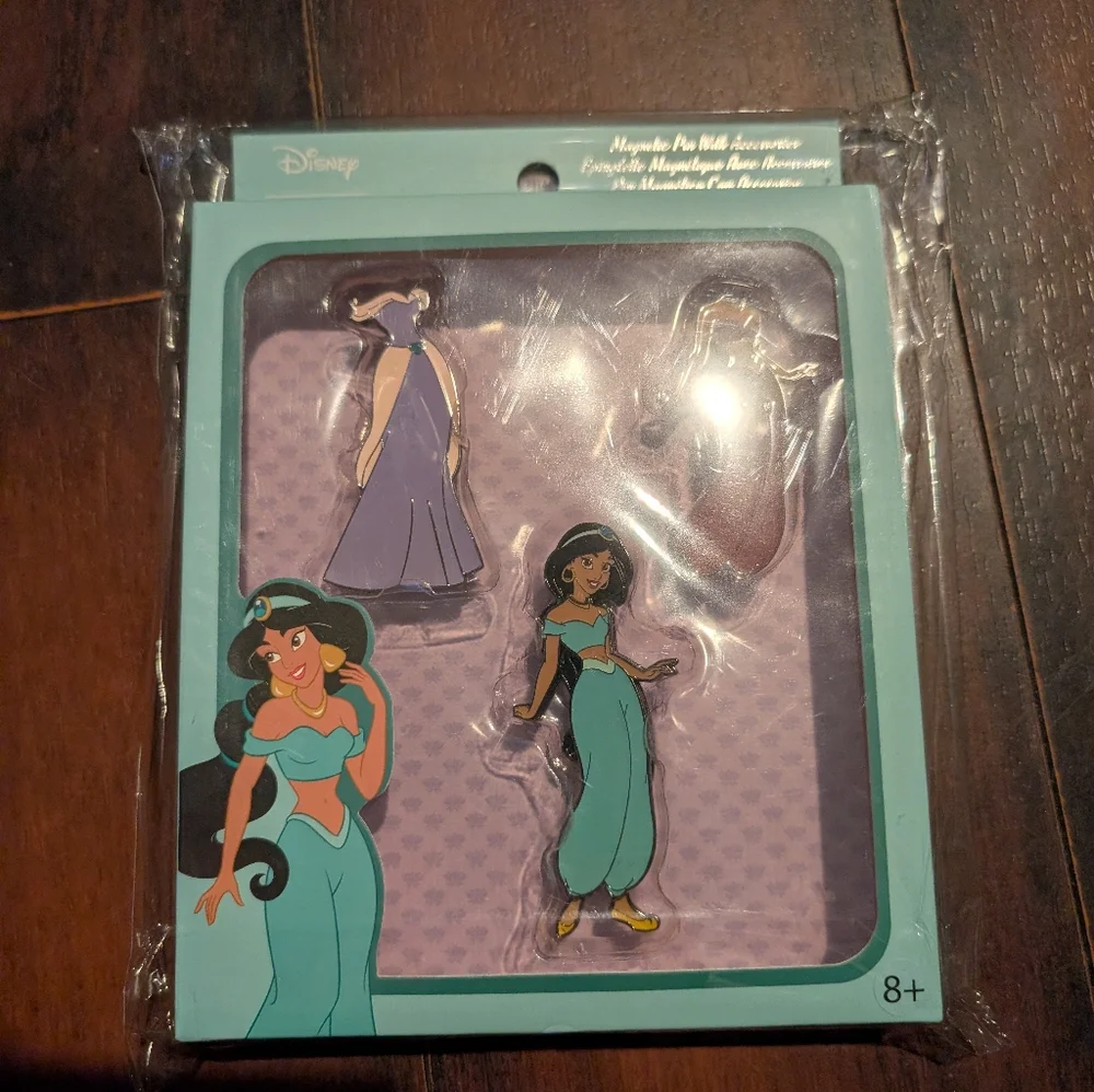 Disney Loungefly Princess Jasmine Alladin Magnetic changeable Pin